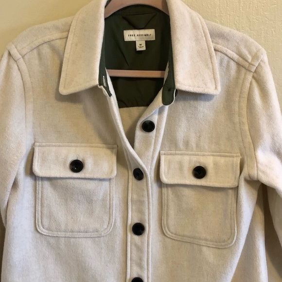 Free Assembly NWOT Shacket Size M Brown Button Down. Cream Color - Picture 4 of 7